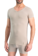 Lade das Bild in den Galerie-Viewer, Noshirt One
